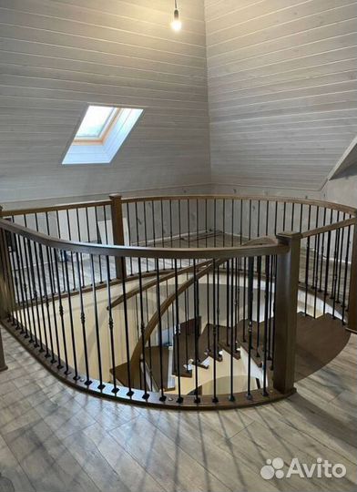 Лестница между этажами LTN-8991