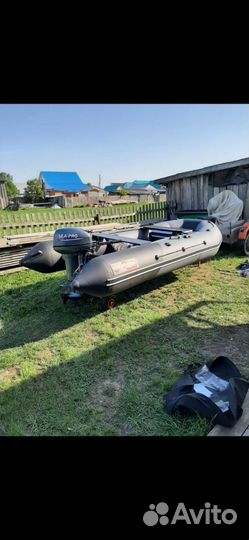 Лодка с мотором