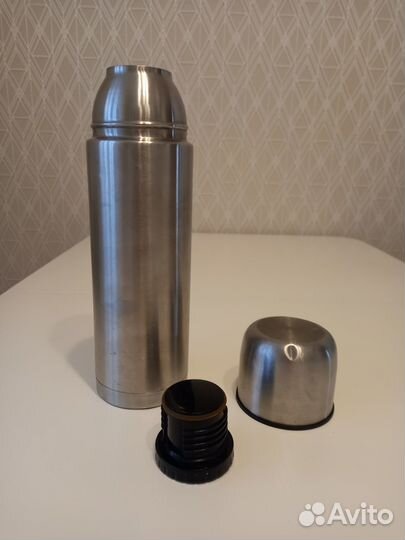 Термосы, кофеварка, миски, дуршлаг