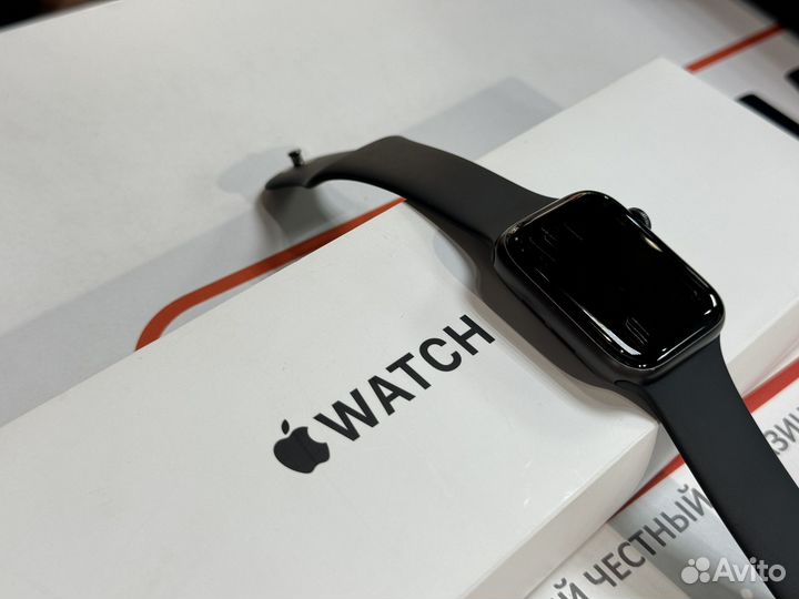 Apple Watch SE 44mm