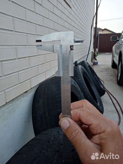 Bridgestone Dueler H/T 265/65 R17