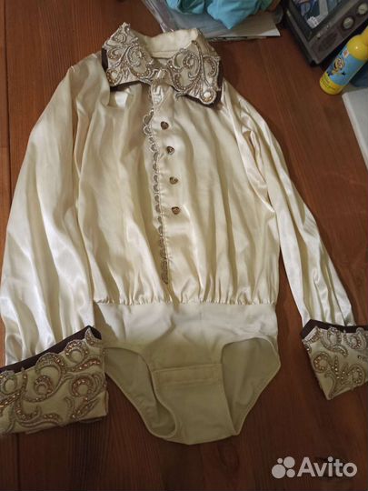 Костюм для выступлений фигурное катание