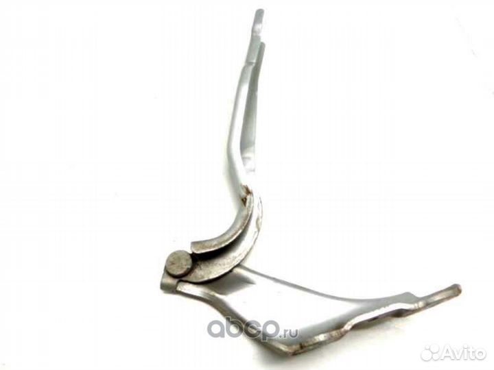 Петля капота Skoda Rapid