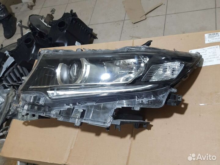 Фара левая Land Cruiser Prado 150 17