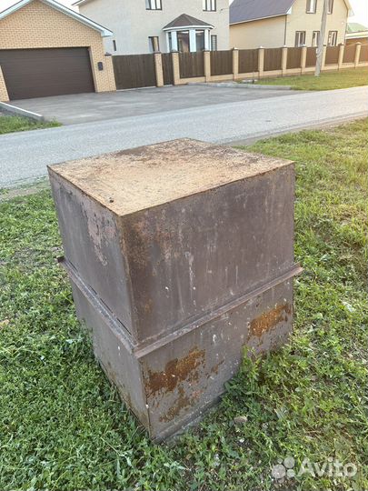 Мусорный контейнер