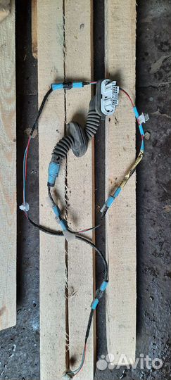 Проводка дверей королла е150