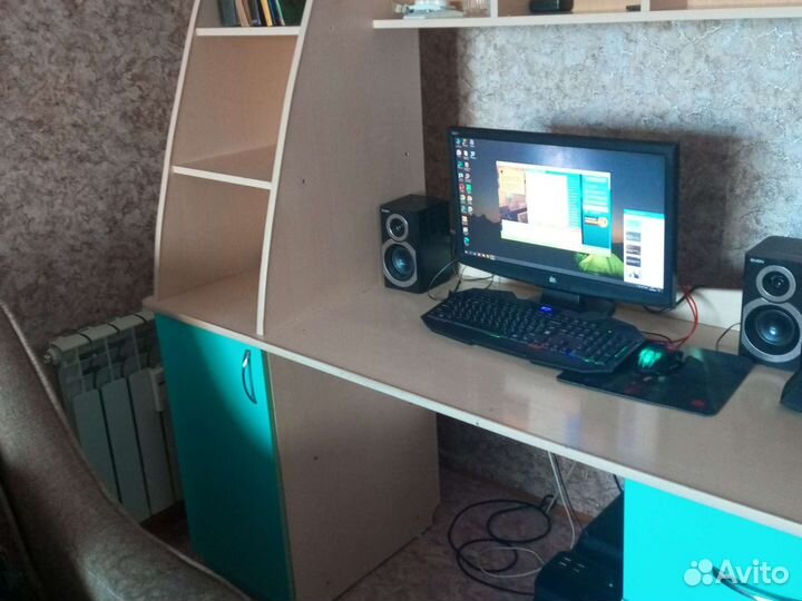 Уголок школьника бу