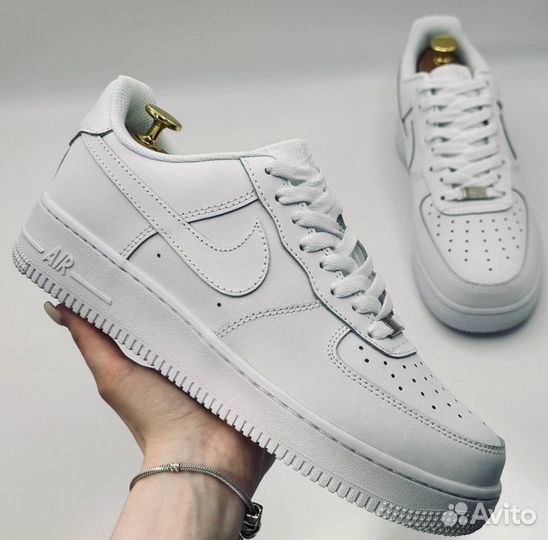 Белые Nike Air Force 1