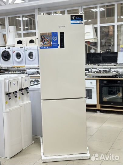 Холодильник новый