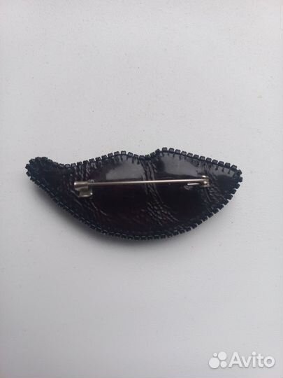 Брошь 
