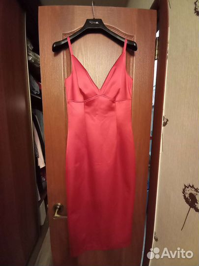 Платье красное алое карандаш