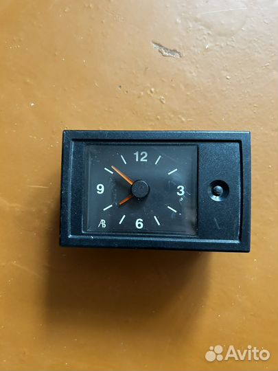 Штатные часы на Ваз