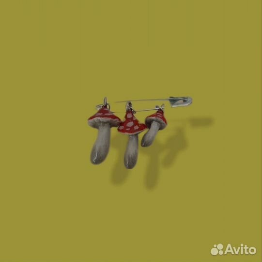 Брелки и брошки