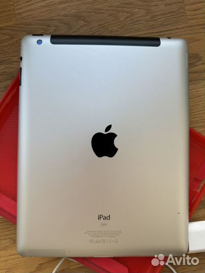 iPad wi-fi cellular 32gb white (MD370ZP/A)