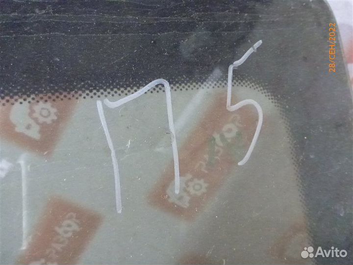 Стекло двери правое Volkswagen Transporter 2007