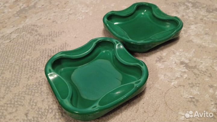 Пепельница из малахитового стекла