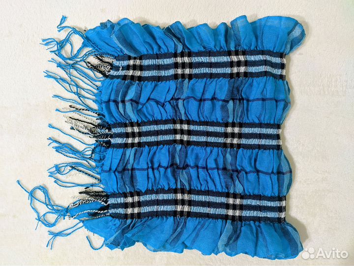 Синий клетчатый шарф шотландка