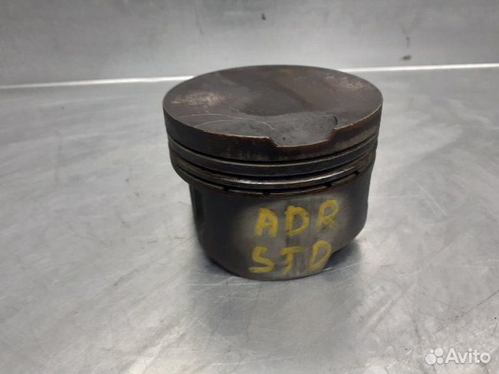 Поршень Audi A4 B5 1994-2001 седан 1.8 ADR 1995