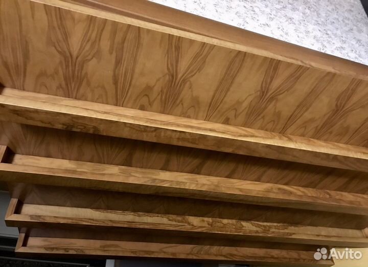 Декоративная полка для тарелок