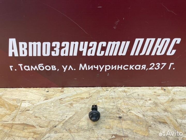 Концевик двери Renault Sandero Stepway