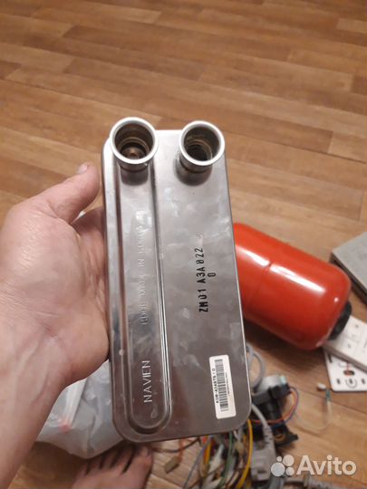 Теплообменник горячая вода Навьен б/у 3 мес