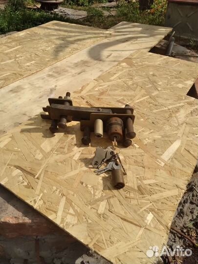 Замок гаражный