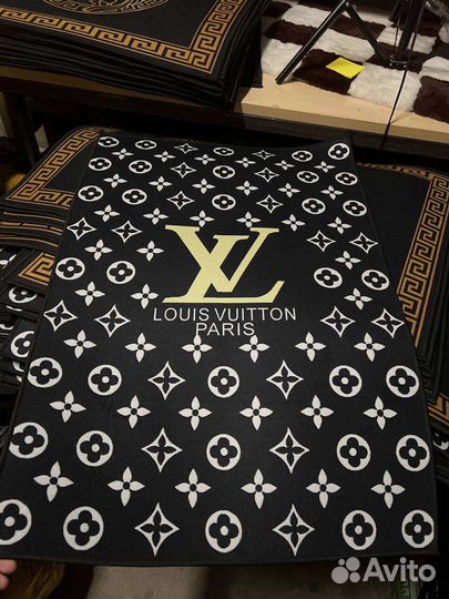 Брендовые коврики для дома