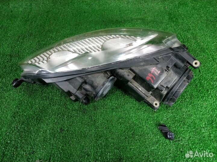 Фара передняя правая Volkswagen Jetta 5 BLG (1.4)