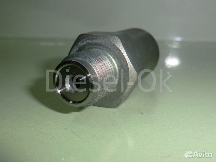 Клапан давления топлива 3963808 cummins iveco