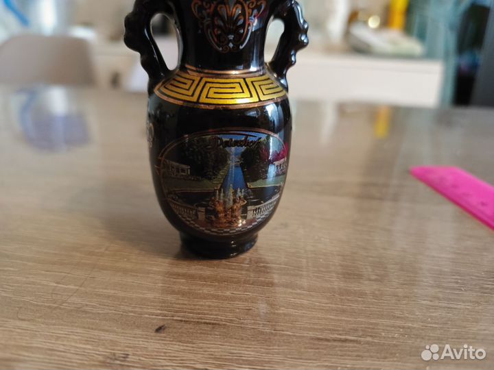 Сувенирная вазочка