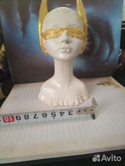 Девушка с крыльями 2