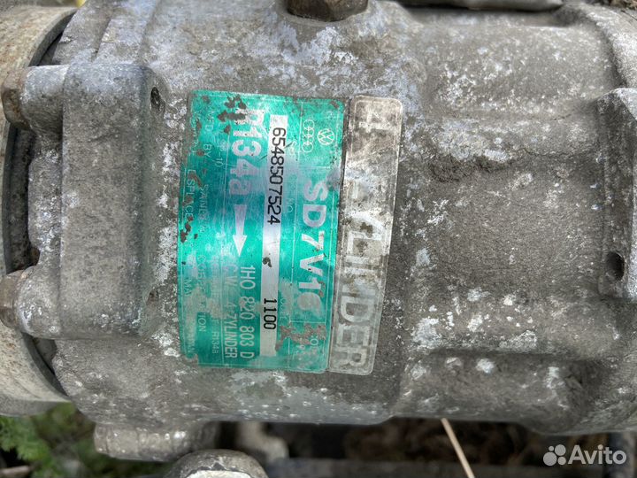 Компрессор кондиционера VW Golf 3