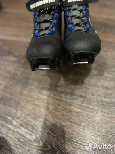 Лыжные ботинки