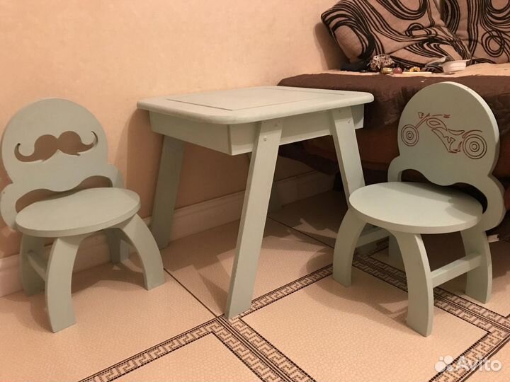 Детский столик