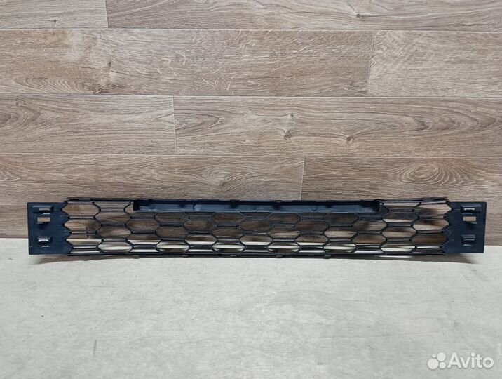 Решетка в бампер нижняя Skoda Rapid 2020