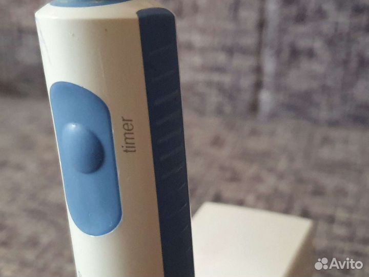 Зубная щетка Braun Oral-B Pro 4729