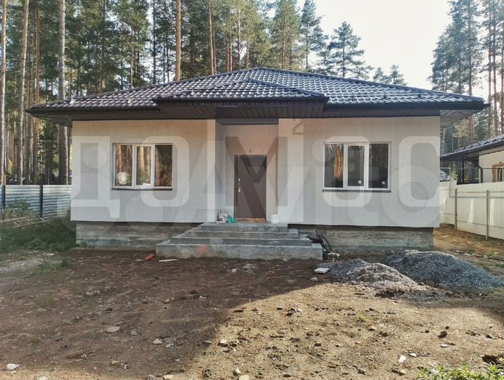 Коттедж 154 м² на участке 9 сот.