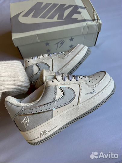 Кроссовки женские nike air force 07