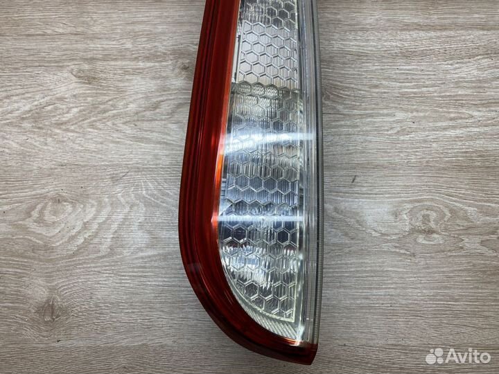 Фонарь левый Ford Focus 2 рест универсал 111845