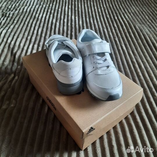 Кроссовки кожаные Clarks