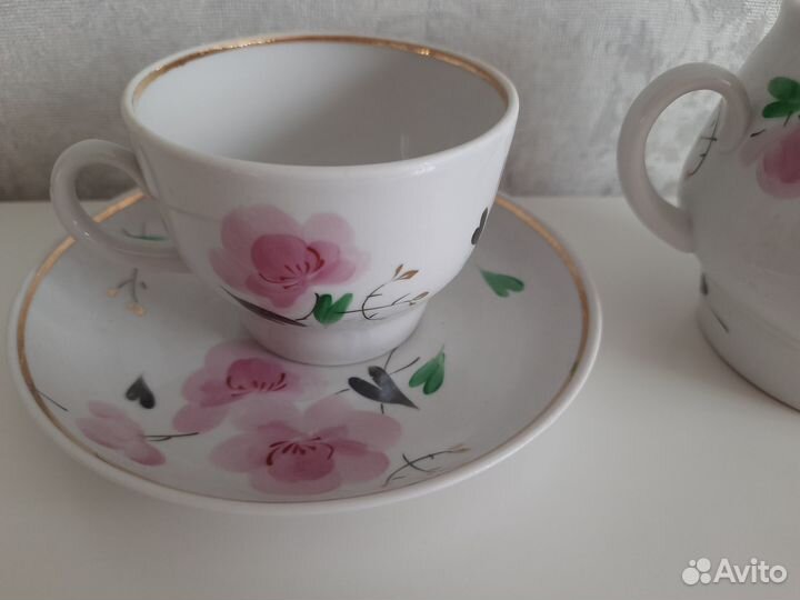 Сахарница и чайная пара завода Красный фарфорист