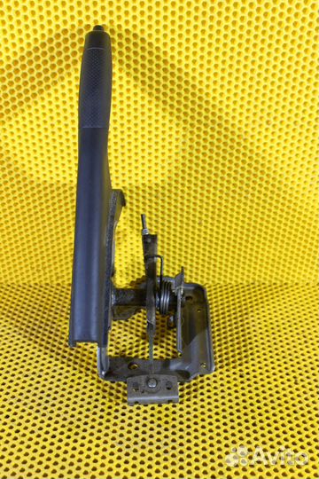 Ручной тормоз ручник Nissan Juke F15