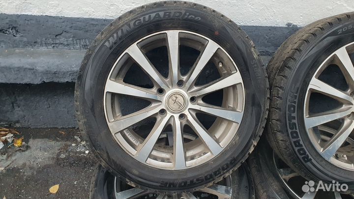 Зимняя резина на литых дисках r16