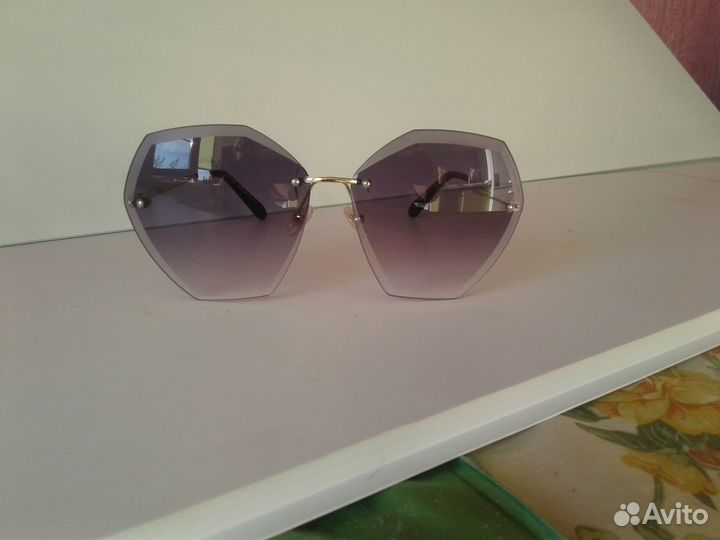 Солнцезащитные очки новые
