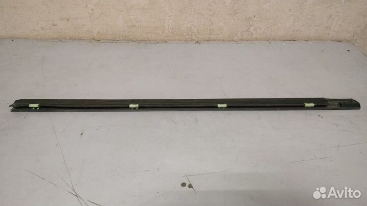 Уплотнитель стекла двери задний левый Kia Spectra