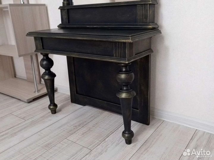 Старинное зеркало