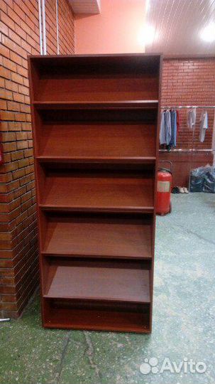 Витрины выставочные,торговое оборудование