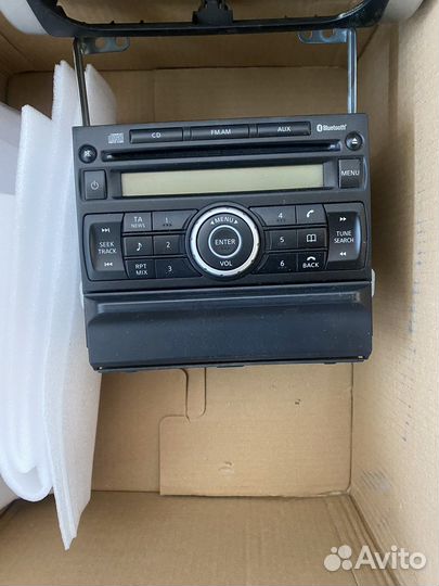 Продам консоль с магнитофоном для Ниссан Экстрэйл