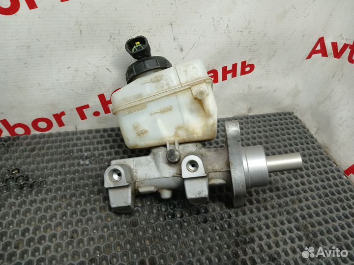 Главный тормозной центр Renault Duster