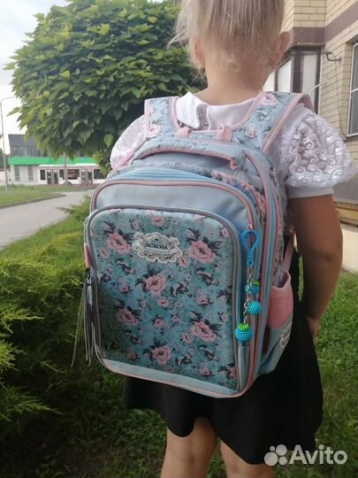 Рюкзак для первоклассника новый ортопедический